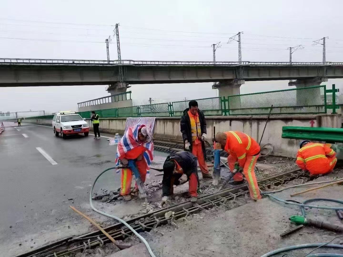 游仙桥梁伸缩缝抢修料